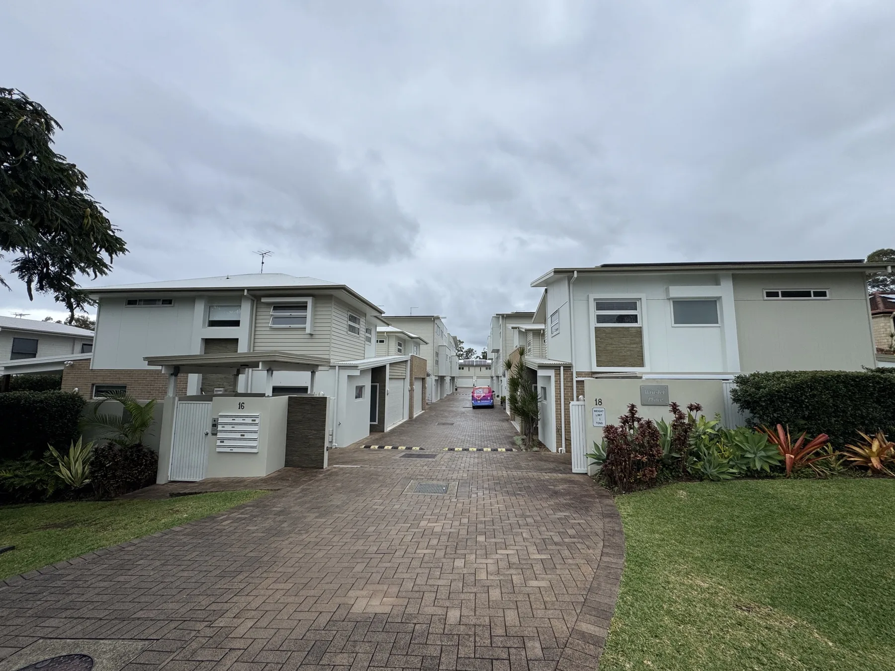 Ormiston Commercial Exterior, photo 1 of 9